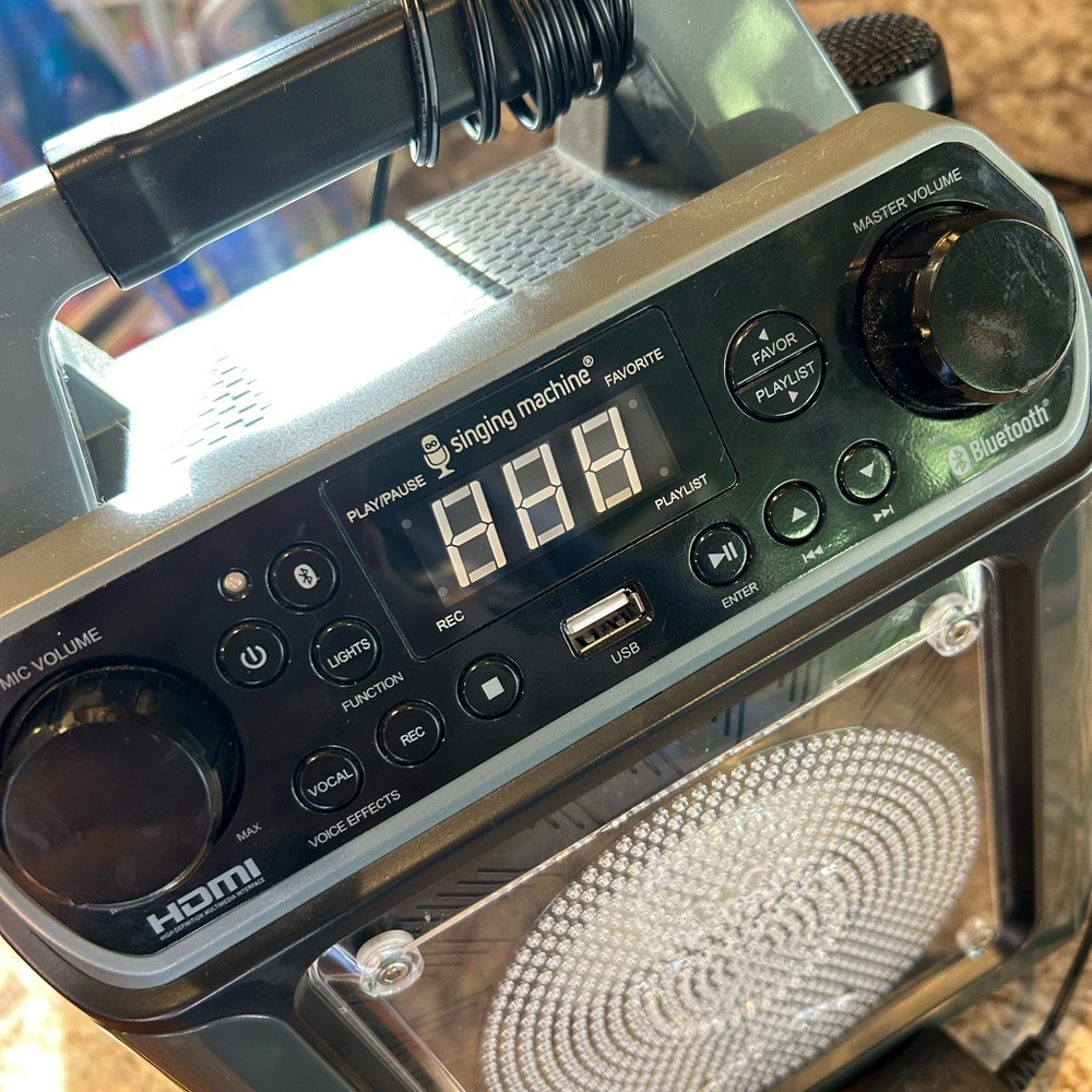 Karaoke Machine - Picture 2 of 4